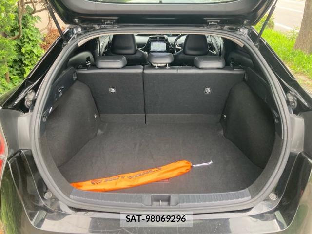 Toyota PRIUS 2016-08 8003775-10