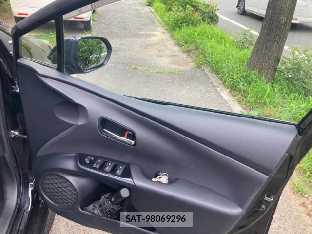 Toyota PRIUS 2016-08 8003775-15