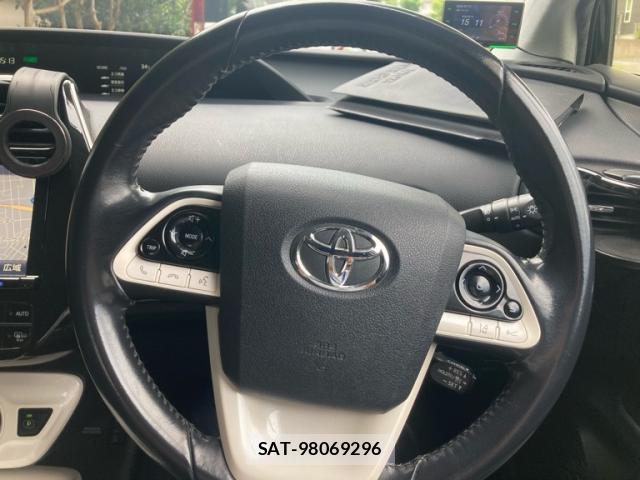 Toyota PRIUS 2016-08 8003775-18