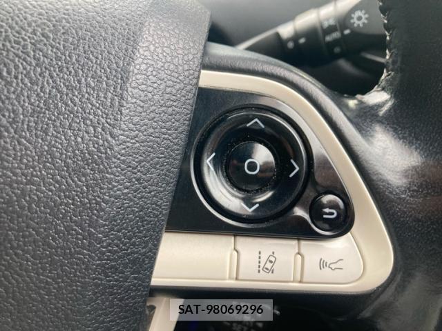 Toyota PRIUS 2016-08 8003775-19