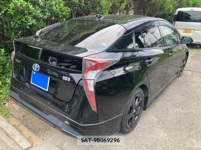 Toyota PRIUS 2016-08 8003775-6