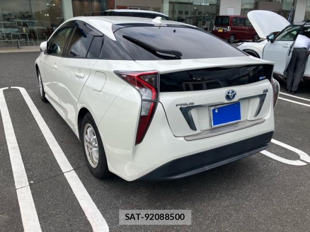 Toyota PRIUS 2015-12 8005194-1