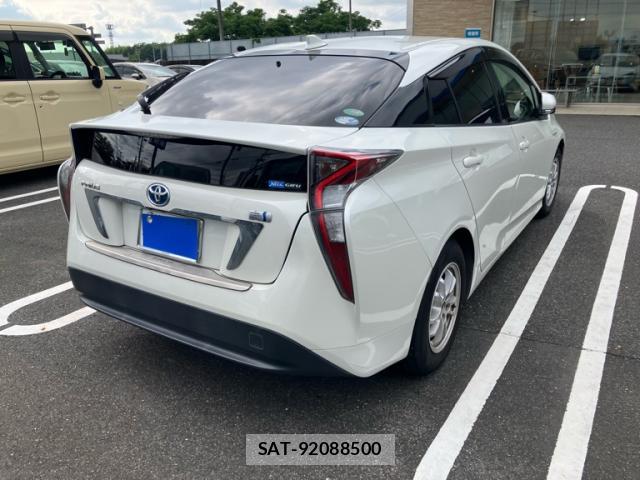 Toyota PRIUS 2015-12 8005194-13