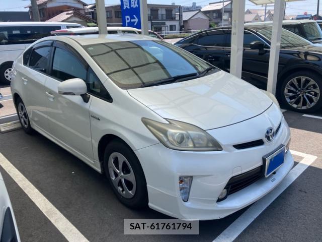 Toyota PRIUS 2013-06 8005217-2