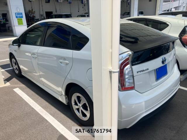 Toyota PRIUS 2013-06 8005217-3
