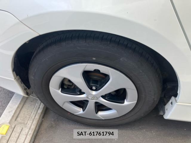 Toyota PRIUS 2013-06 8005217-4