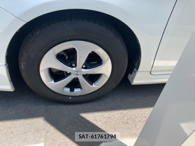 Toyota PRIUS 2013-06 8005217-5