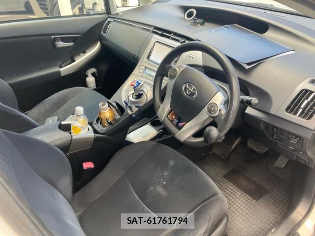 Toyota PRIUS 2013-06 8005217-7