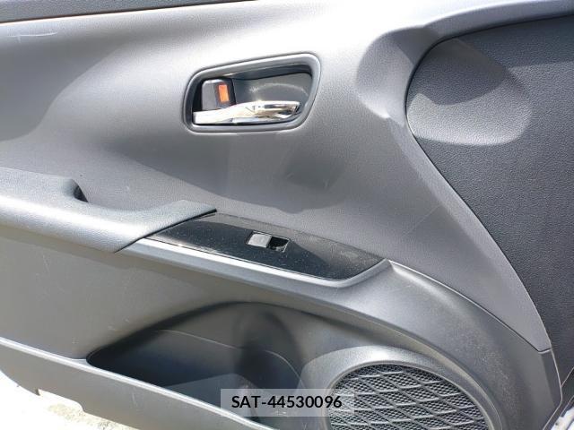 Toyota PRIUS 2019-06 8005599-12