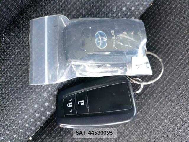 Toyota PRIUS 2019-06 8005599-14