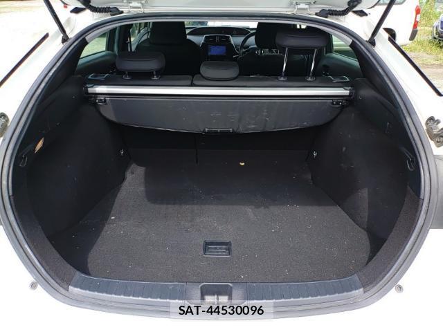 Toyota PRIUS 2019-06 8005599-7