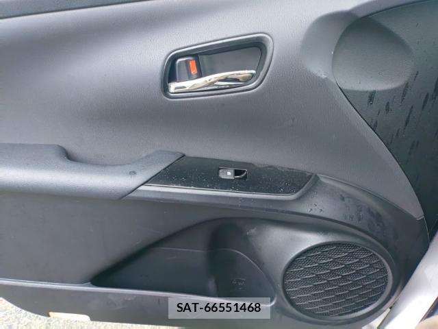 Toyota PRIUS 2018-03 8005606-12