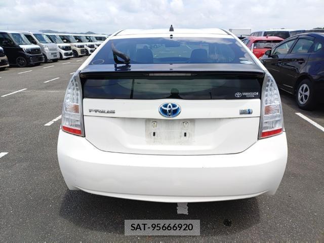 Toyota PRIUS 2011-07 8005677-1