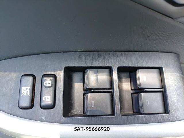 Toyota PRIUS 2011-07 8005677-13