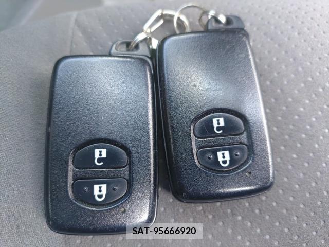 Toyota PRIUS 2011-07 8005677-14