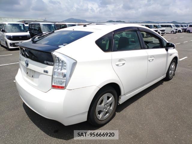 Toyota PRIUS 2011-07 8005677-4