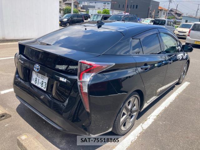 Toyota PRIUS 2018-01 8005697-13