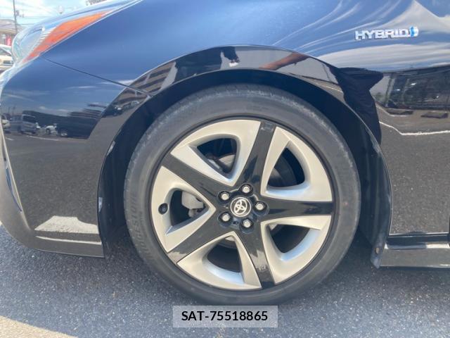 Toyota PRIUS 2018-01 8005697-3