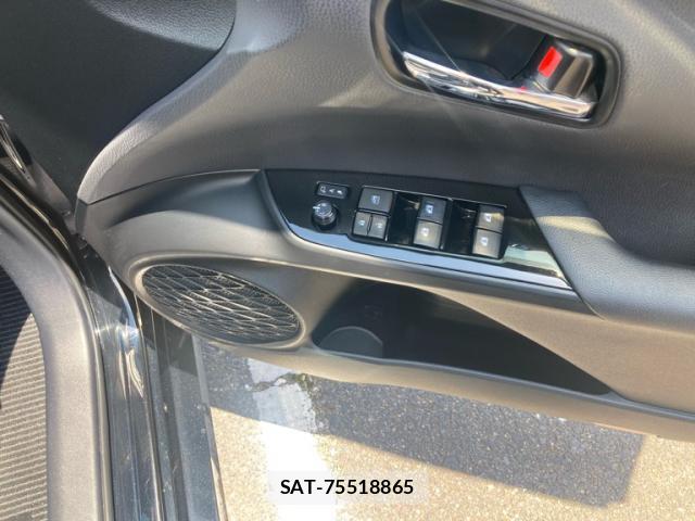 Toyota PRIUS 2018-01 8005697-5