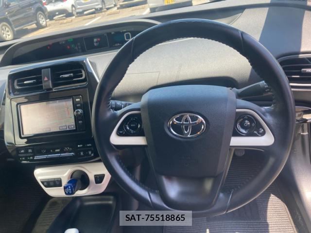 Toyota PRIUS 2018-01 8005697-7