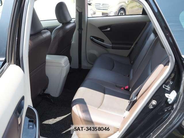 Toyota PRIUS 2013-10 8006427-10