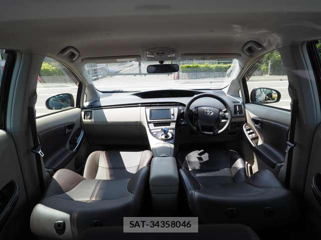Toyota PRIUS 2013-10 8006427-2