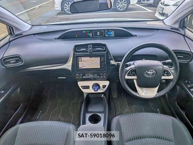 Toyota PRIUS 2016-01 8006694-1