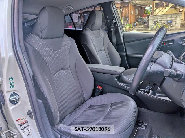 Toyota PRIUS 2016-01 8006694-2