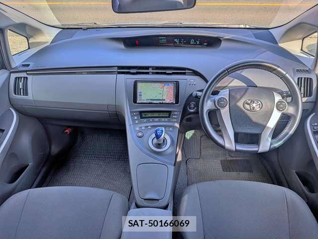 Toyota PRIUS 2010-01 8006695-1
