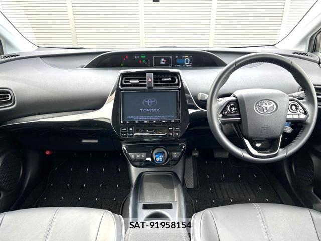Toyota PRIUS 2019-04 8007687-1