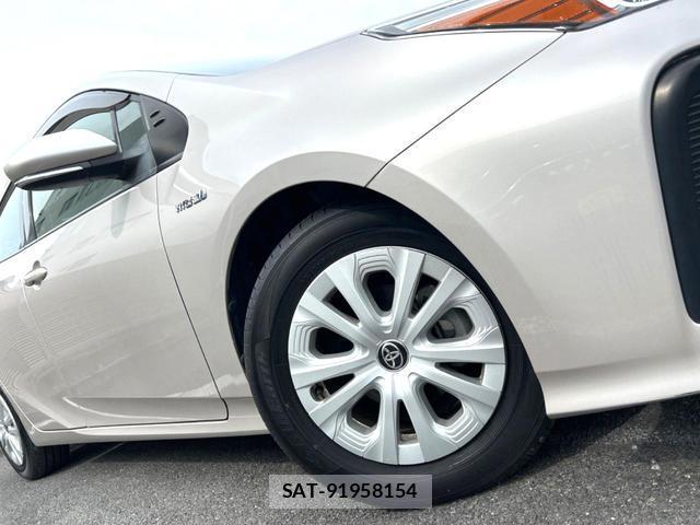 Toyota PRIUS 2019-04 8007687-12