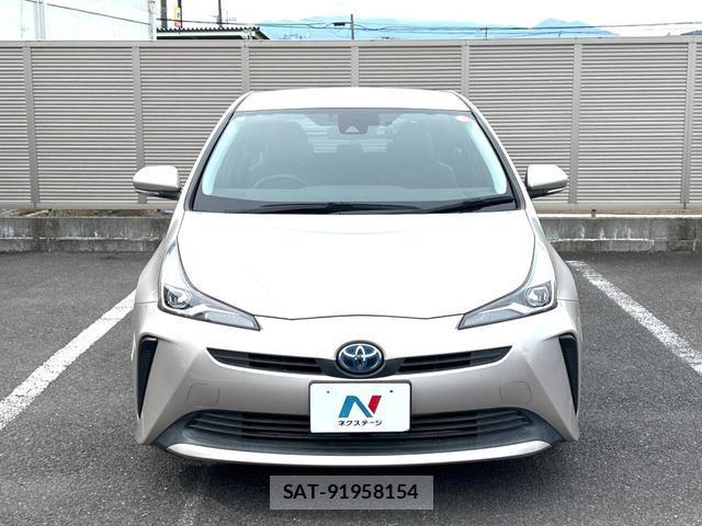 Toyota PRIUS 2019-04 8007687-13