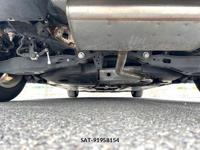 Toyota PRIUS 2019-04 8007687-18