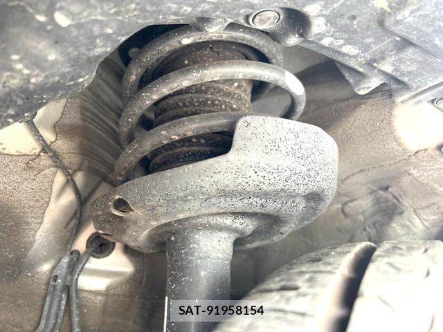 Toyota PRIUS 2019-04 8007687-19