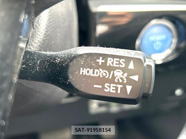 Toyota PRIUS 2019-04 8007687-3