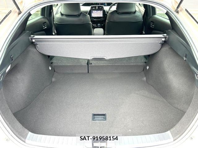 Toyota PRIUS 2019-04 8007687-9