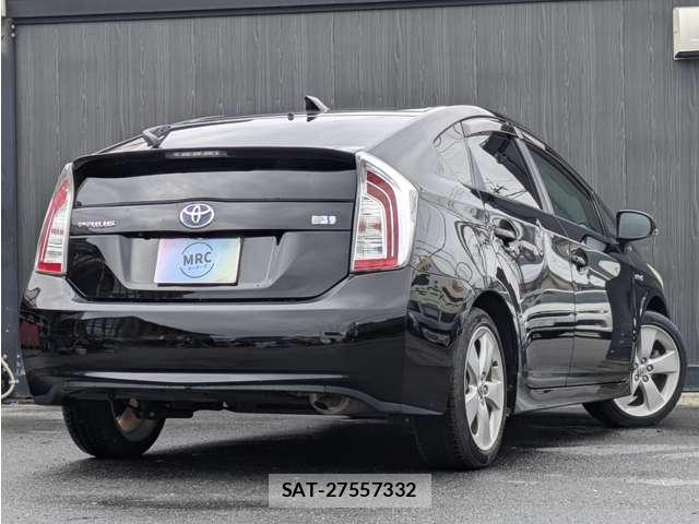Toyota PRIUS 2013-10 8007959-1