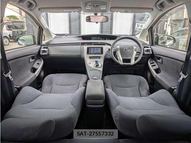 Toyota PRIUS 2013-10 8007959-2
