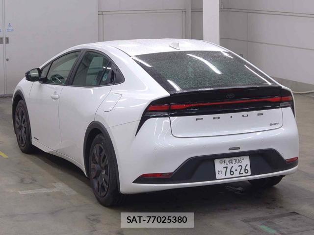Toyota PRIUS 2024-08 8008236-4