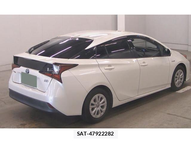 Toyota PRIUS 2019-01 8008355-2