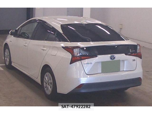 Toyota PRIUS 2019-01 8008355-3