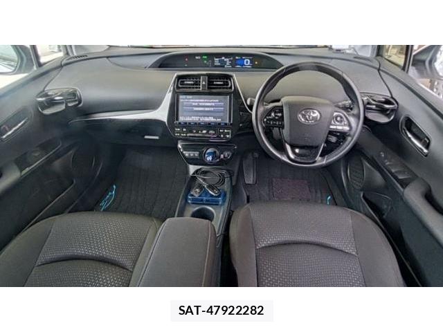 Toyota PRIUS 2019-01 8008355-4