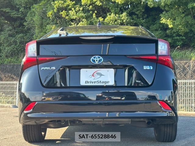 Toyota PRIUS 2020-05 8008474-18