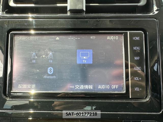 Toyota PRIUS 2018-01 8008510-11