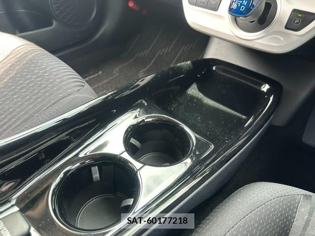 Toyota PRIUS 2018-01 8008510-15