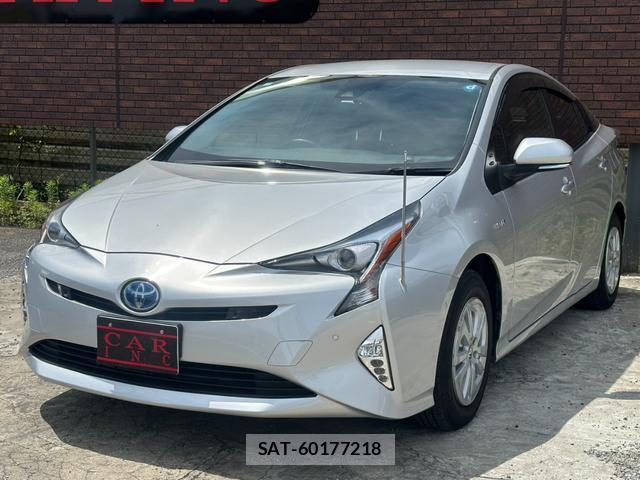 Toyota PRIUS 2018-01 8008510-17