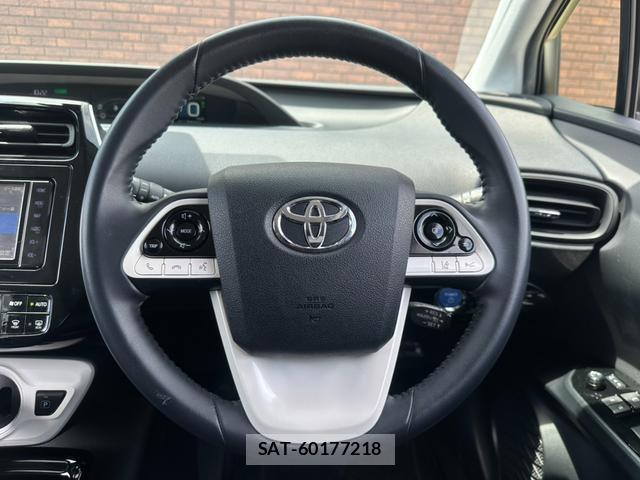 Toyota PRIUS 2018-01 8008510-2
