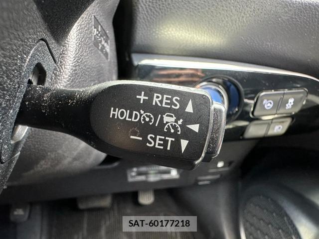 Toyota PRIUS 2018-01 8008510-6
