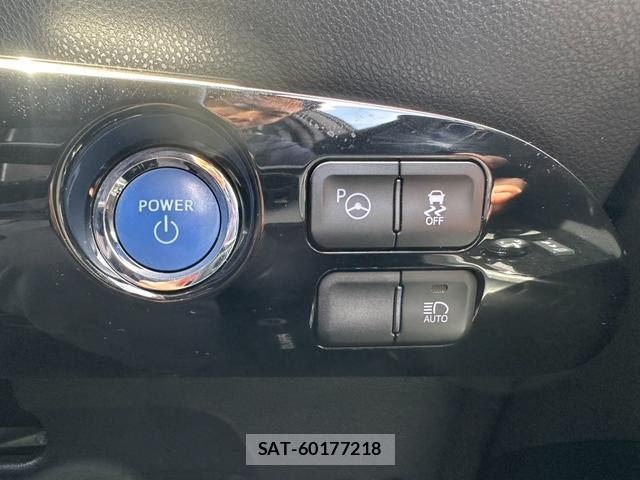 Toyota PRIUS 2018-01 8008510-7