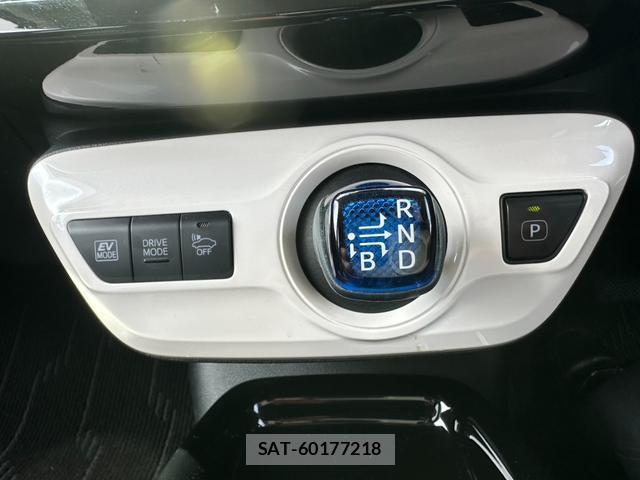 Toyota PRIUS 2018-01 8008510-8